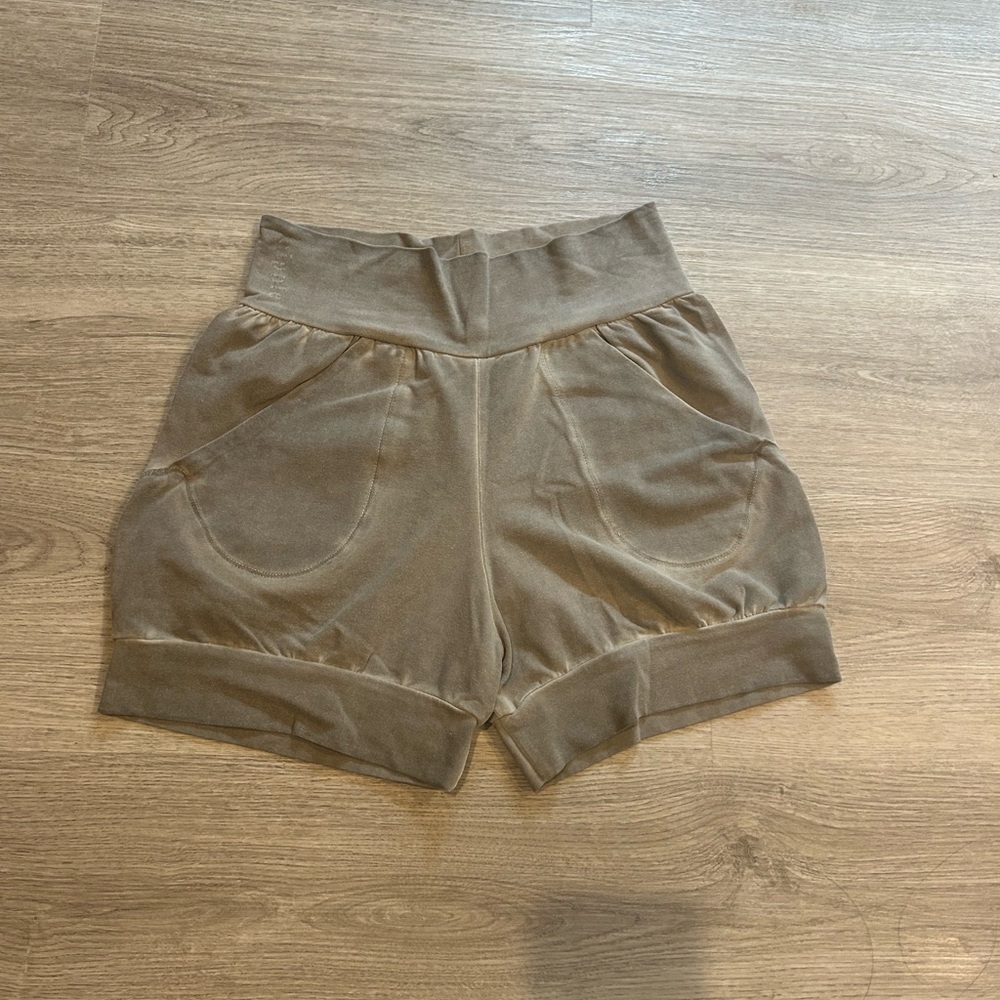 Ripple Yoga Wear stone wash slouchy shorts size S